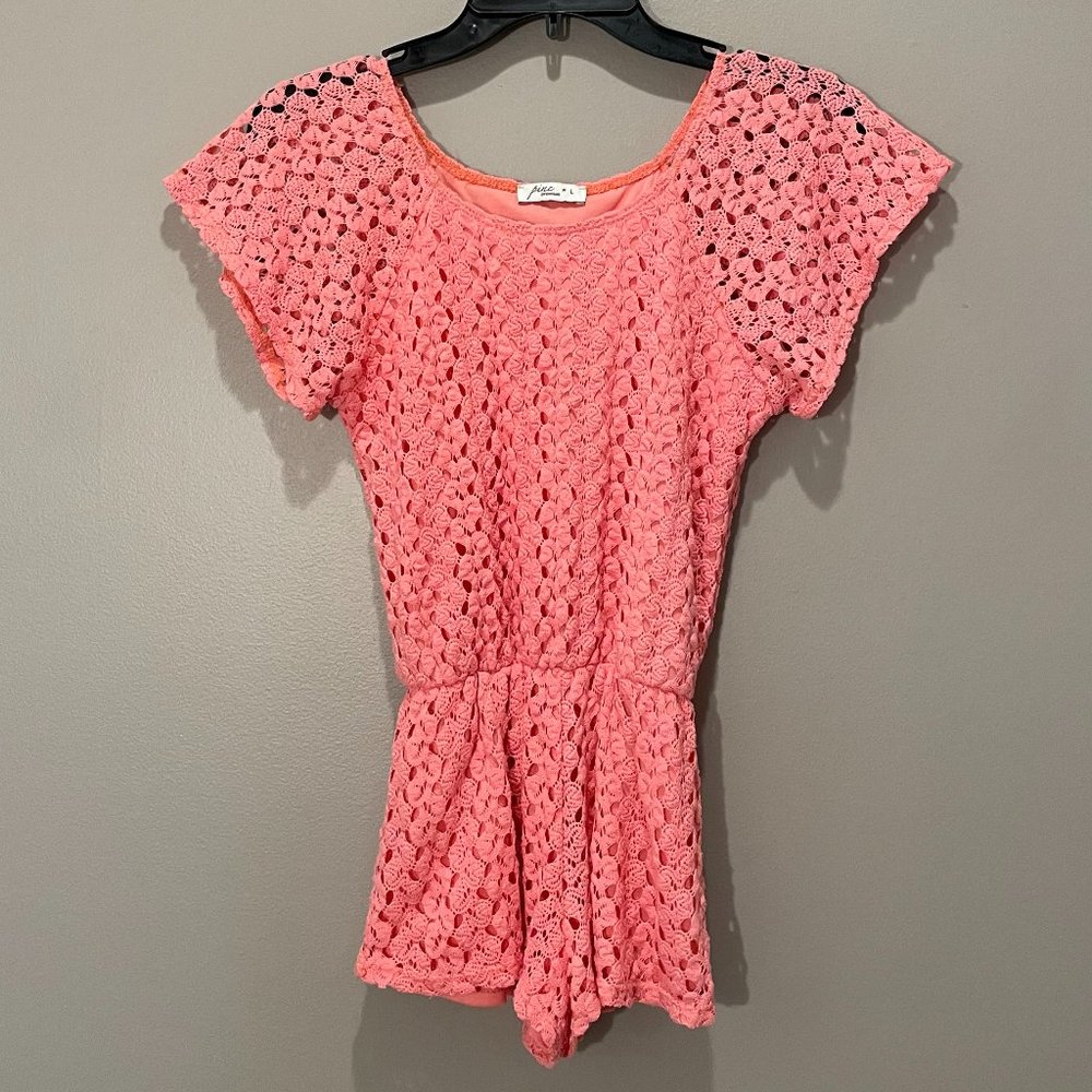 Pinc Premium Womens Lace Knit Lined Romper Shorts sz L  Never Worn